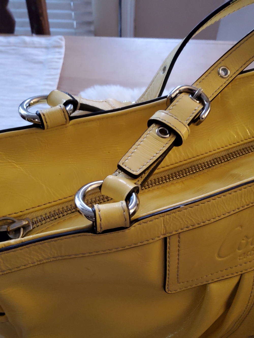 Coach Peyton Leather Gallery Tote F13761 GUC - Picture 8 of 16